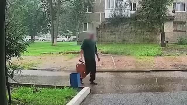 Хлопок большой бутылочки пивка смотреть онлайн