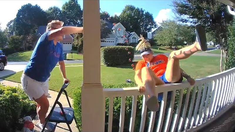 Заснято в 4K! 😂 Лучшие провалы камер видеонаблюдения 2025 года смотреть онлайн