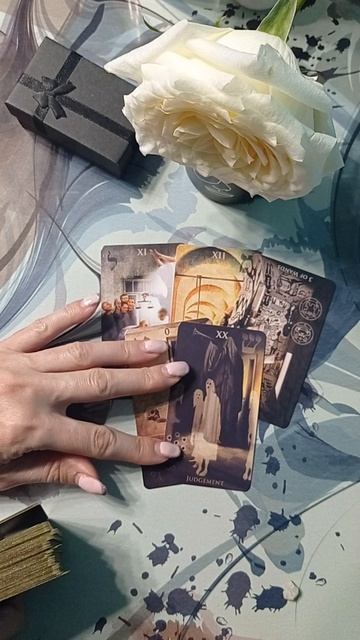 О чём хотел бы поговорить с вами ЗЧ ❓🤔💢😍Таро #shorts#таро