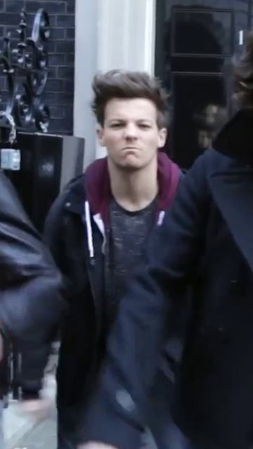 ОСТАВЛЯЙ 🔥 в комментах, если раньше воспринимал картину в целом! #юмор #мемы #тренды #знаменитости смотреть онлайн