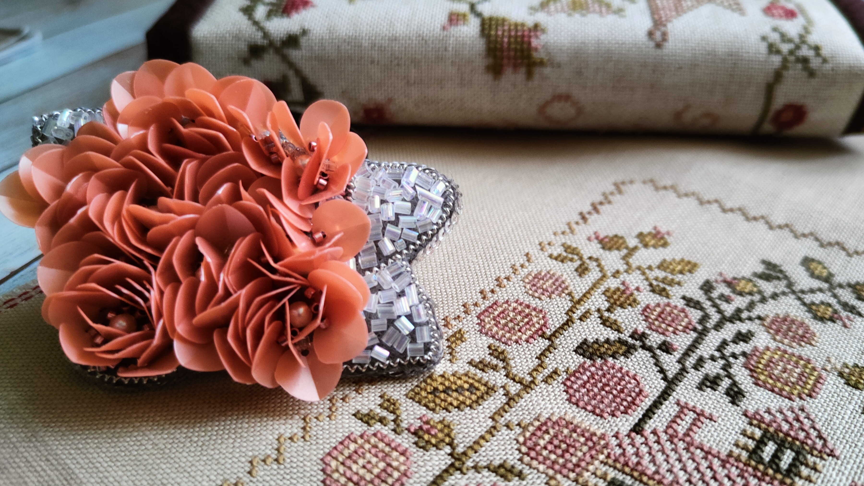 Летний примитив "Мальвы..." от BBD из книги "Швейный клуб". смотреть онлайн