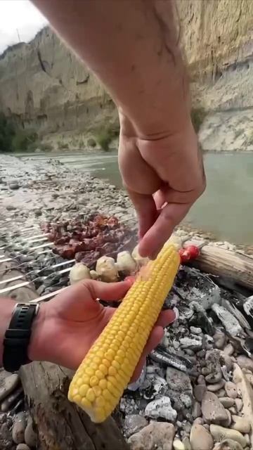 Отправь другу как должен отдыхать, но не обязан смотреть онлайн