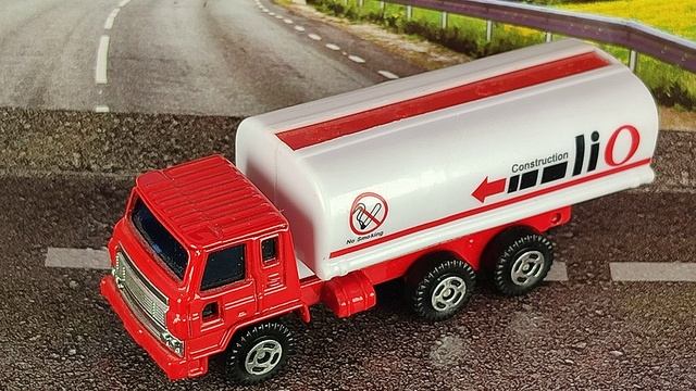 MITSUBISHI FASO БЕНЗОВОЗ смотреть онлайн