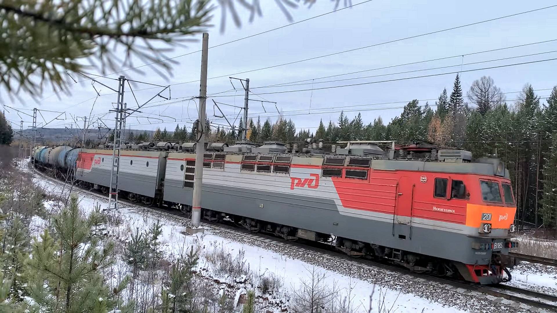 Поезда России в Восточной Сибири осенью - Грузовые поезда РЖД на БАМе смотреть онлайн