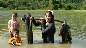 Целый месяц днем и ночью ловлю рыбу, отлов рыбы в капкан. Продажа ее на рынке. Жизнь во Вьетнаме