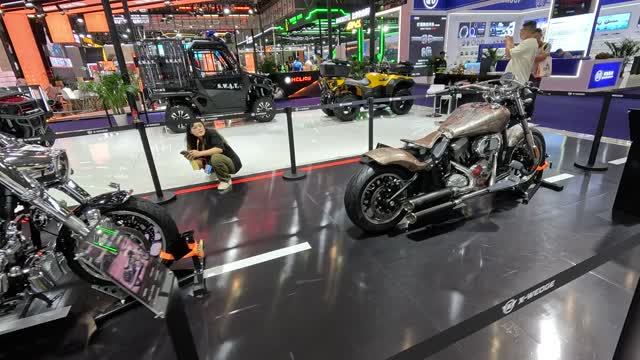 Мотоциклы и квадроциклы HiSUN (X-WEDGE) Выставка CIMA MOTOR Часть 18 смотреть онлайн