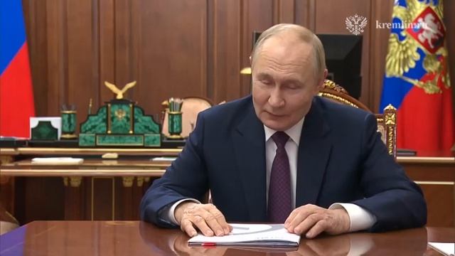 Владимир Путин провёл рабочую встречу с президентом, председателем правления ПАО «Сбербанк» Германом смотреть онлайн