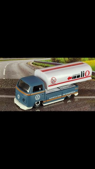 VOLKSWAGEN T2 БЕНЗОВОЗ смотреть онлайн