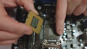 Как снять процессор Intel с материнской платы