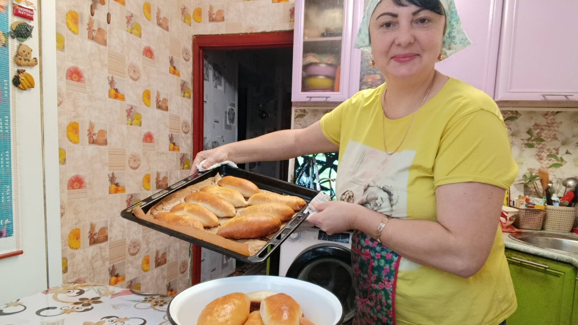 ДОМА ТЕПЛО И УЮТНО, НАПЕКЛА ПИРОЖКОВ, МОМЕНТЫ НАШЕГО ДНЯ смотреть онлайн