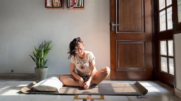 12 MIN YOGA DURING PERIODS - Deep Relaxation