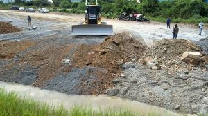 Ep7. Бульдозер Shantui DH17 C3 засыпает болото.