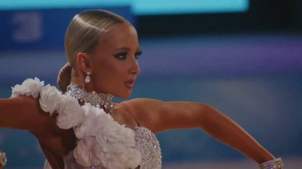 Reina Power "Impressive romance"