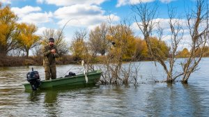 ТУТ ВСЯ ЯМА ЗАКОРЯЖЕННАЯ И РЫБЫ ТЬМА! ЛОВЛЮ В ОТВЕС КАК СО ЛЬДА. По три штуки! ЭТО ПРОСТО КАЙФ!