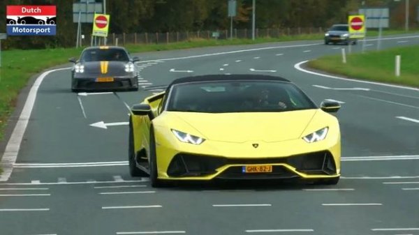 Суперкары набирают скорость Supercars Accelerating