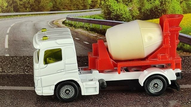 VOLVO БЕТОНОМЕШАЛКА смотреть онлайн