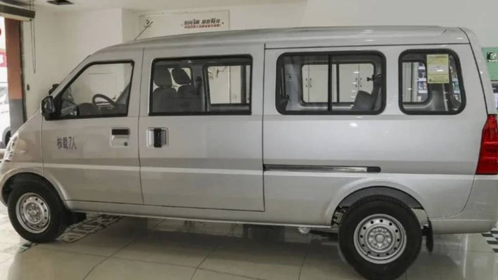Wuling Rongguang EV Van 300km long range смотреть онлайн