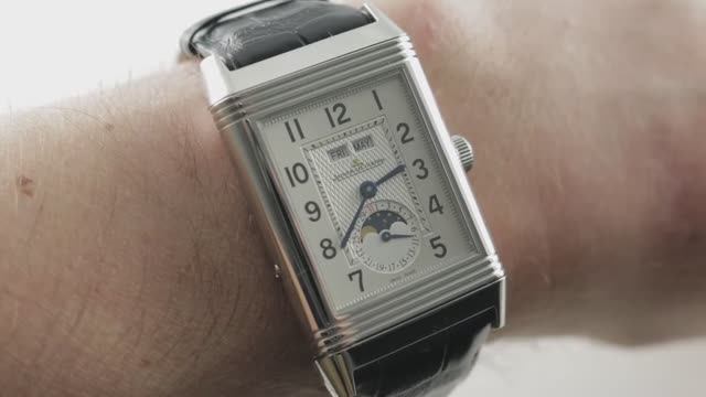 Обзор роскошных часов Jaeger-LeCoultre Grande Reverso с календарем (Q3758420)