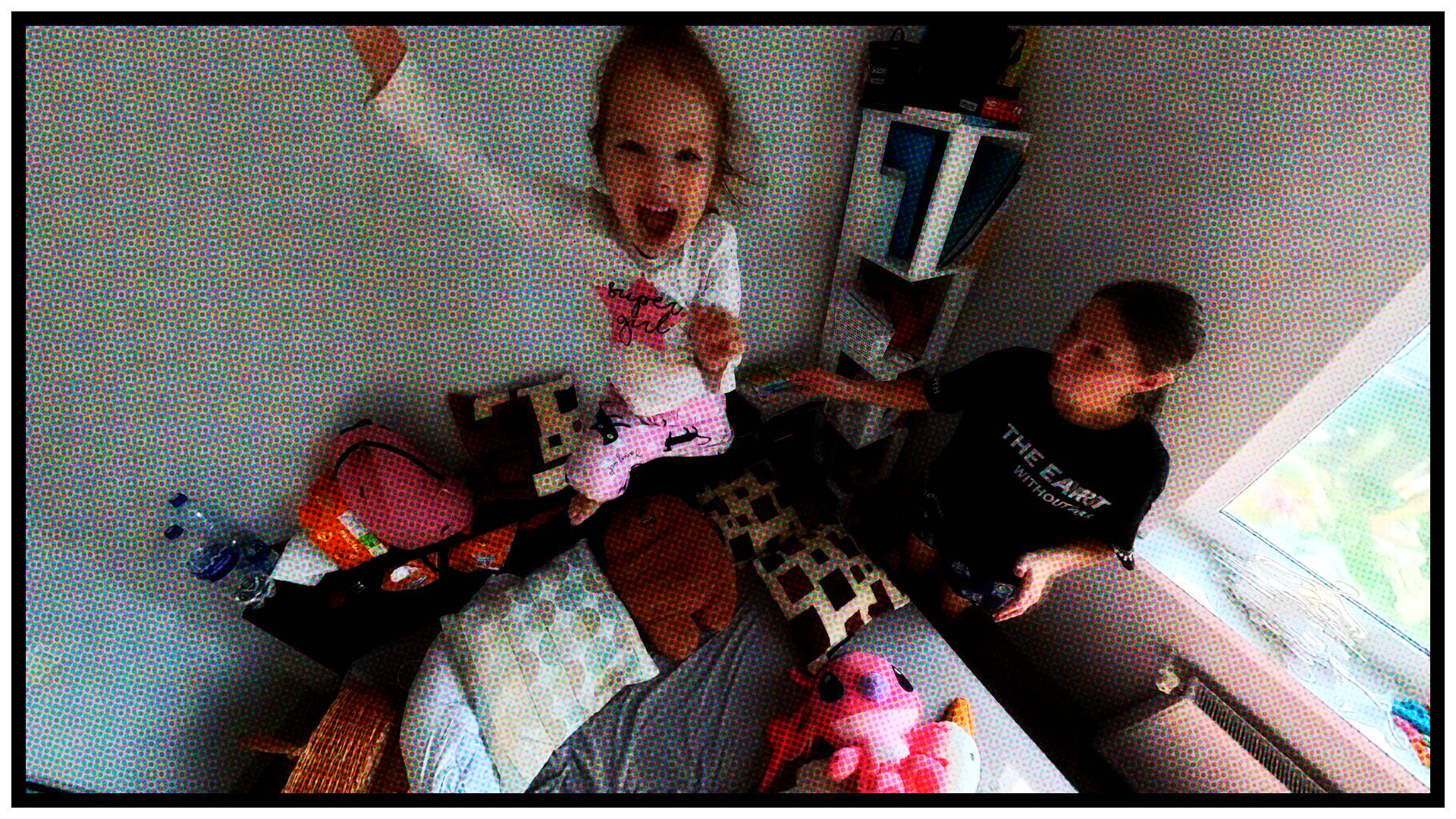 Прыжки на кровати смотреть онлайн