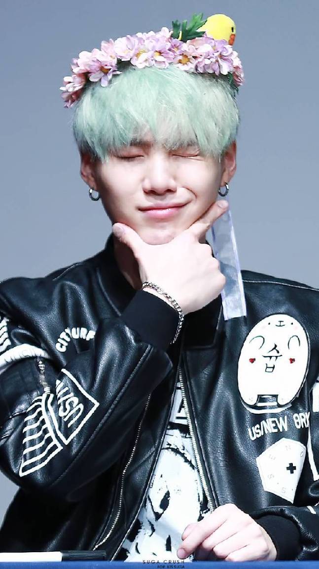 SUGA смотреть онлайн