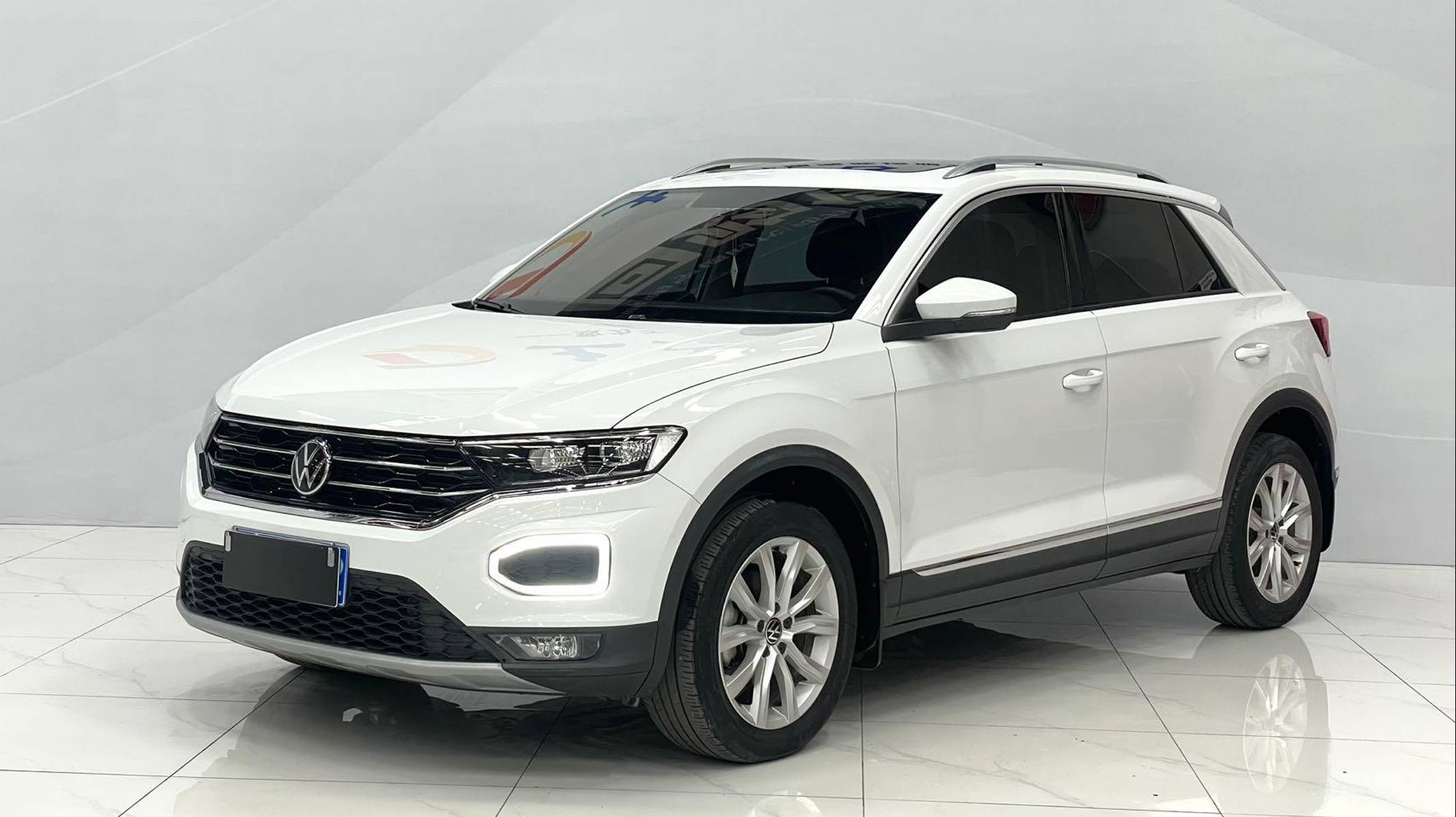 Volkswagen T-ROC 2021 280TSI DSG 2WD смотреть онлайн
