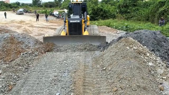 Ep6. Бульдозер Shantui DH17 C3 засыпает болото. смотреть онлайн