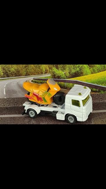 VOLVO С МОТОЦИКЛОМ смотреть онлайн