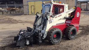 Дорожная фреза в работе на мини-погрузчике ПМ-1000