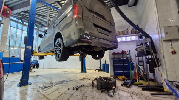 Жесть на СТО или будни автомехаников#273.Купил Nissan..BMW🥇MB Viano.Вскрыли ДВС Cherokee и ОБОМЛЕЛИ