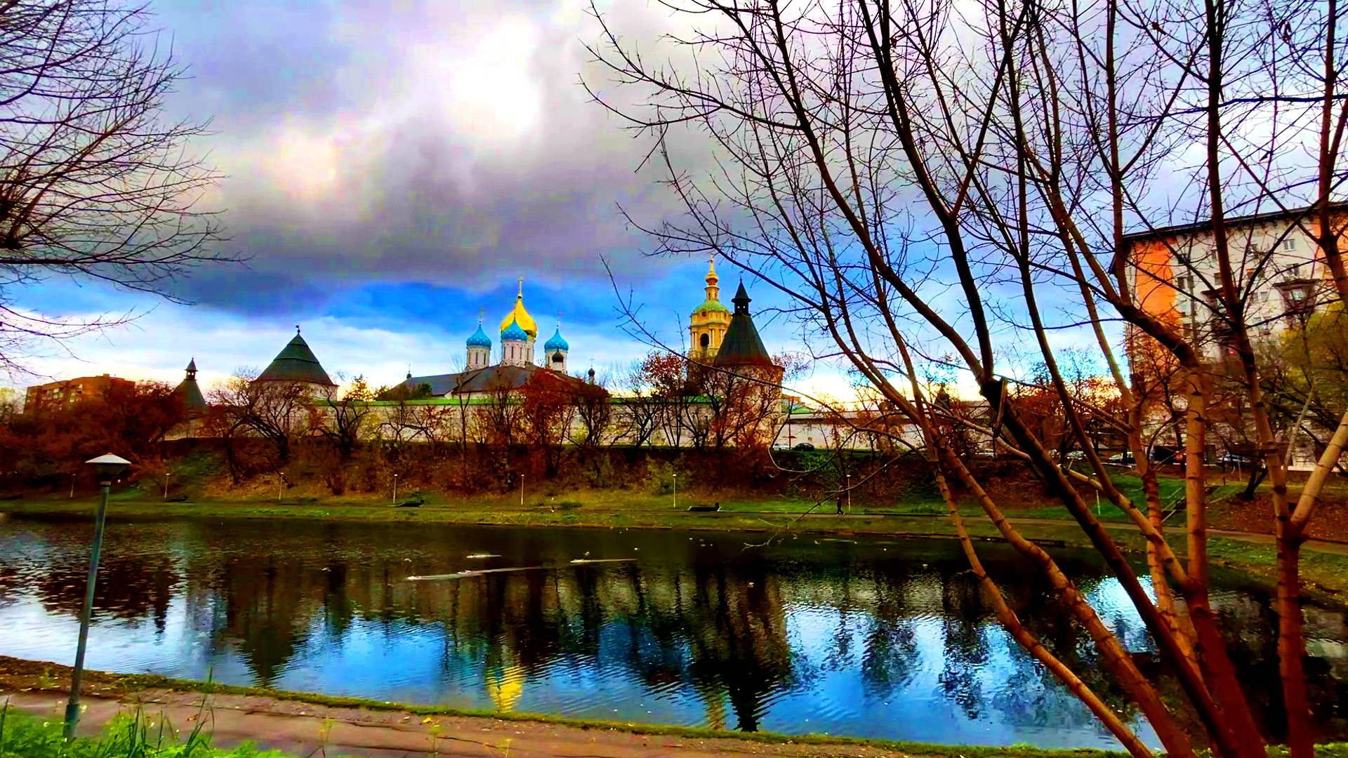 ОЖИВШАЯ КАРТИНА. НОВОСПАССКИЙ МОНАСТЫРЬ. МОСКВА. МЕТРО ПРОЛЕТАРСКАЯ. смотреть онлайн