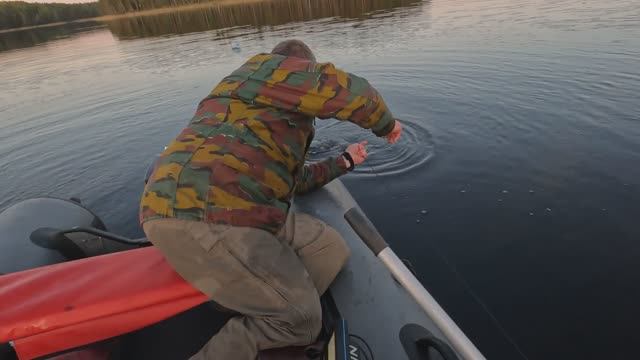 Ловим щуку на перемёт на озере. Осень. Монстры рядом. смотреть онлайн