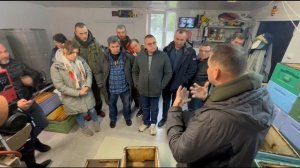 На пасеке Александра Чумакова 400+ (Новгородская область, встреча пчеловодов Северо-Запада России)