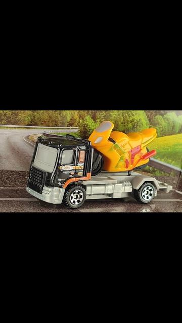 DAF С МОТОЦИКЛОМ смотреть онлайн