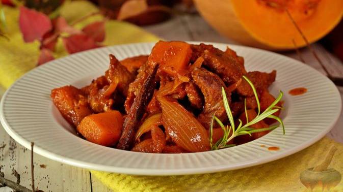 Осеннее рагу с греческим настроением. СТИФАДО ИЗ ГОВЯДИНЫ С ТЫКВОЙ смотреть онлайн