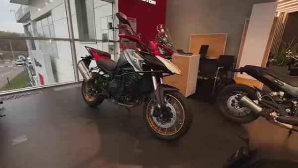 QJ SRK 900 SX красный