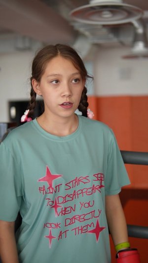 Как далеко зайдёт директор, чтобы её дочь выиграла? ➡️ больше видосов в ТГ: намбер уан - ВИКА ЧЖАН