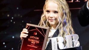 Василиса — ЧЕЛОВЕК ГОДА 2025! 💫 Самый юный блогер года | Спасибо всем за поддержку! ❤️