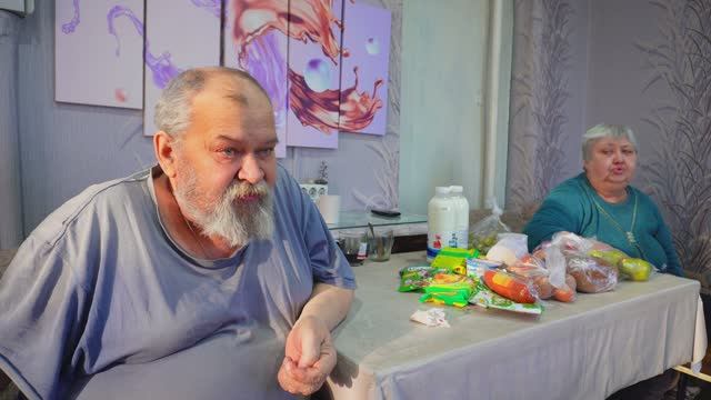 МАМА ЧТО КУПИЛА из еды на пенсию Готовим пюре вместе с папой ДЕНЬ В СИБИРИ подвал ильича смотреть онлайн