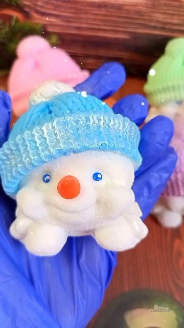 Мыло ручной работы "Снеговик шар".