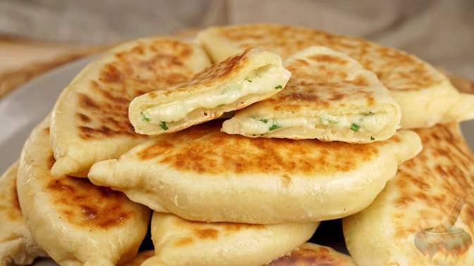 По вкусу - словно хачапури. БЕЗДРОЖЖЕВЫЕ ПИРОЖКИ С СЫРОМ смотреть онлайн