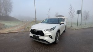 Краткий обзор на Toyota Highlander 26 модельный  год в комплектации Premium Edition 7 мест, 4 WD