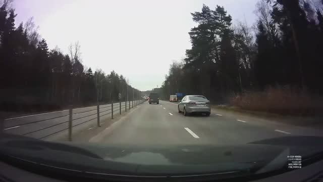 ДТП на Волоколамском шоссе "Свалил с места ДТП" смотреть онлайн