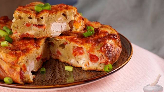 Сочнее, проще, сытнее! ПИРОГ С КУРИЦЕЙ, ПОМИДОРАМИ И СЫРОМ смотреть онлайн