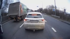 ДТП на Московском шоссе фура наехала на Хавал