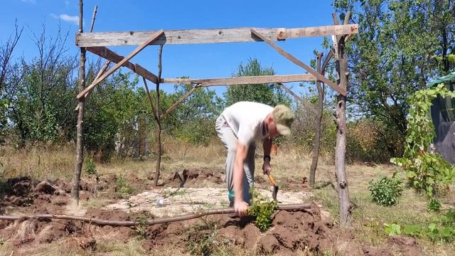 #16 ПРОДОЛЖАЕТСЯ СТРОЙКА БЕСЕДКИ