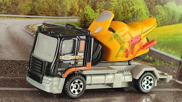 DAF С МОТОЦИКЛОМ смотреть онлайн