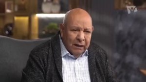 "Как Бог может  мне помочь? Иисус единственная надежда." -Алехандро Буйон.