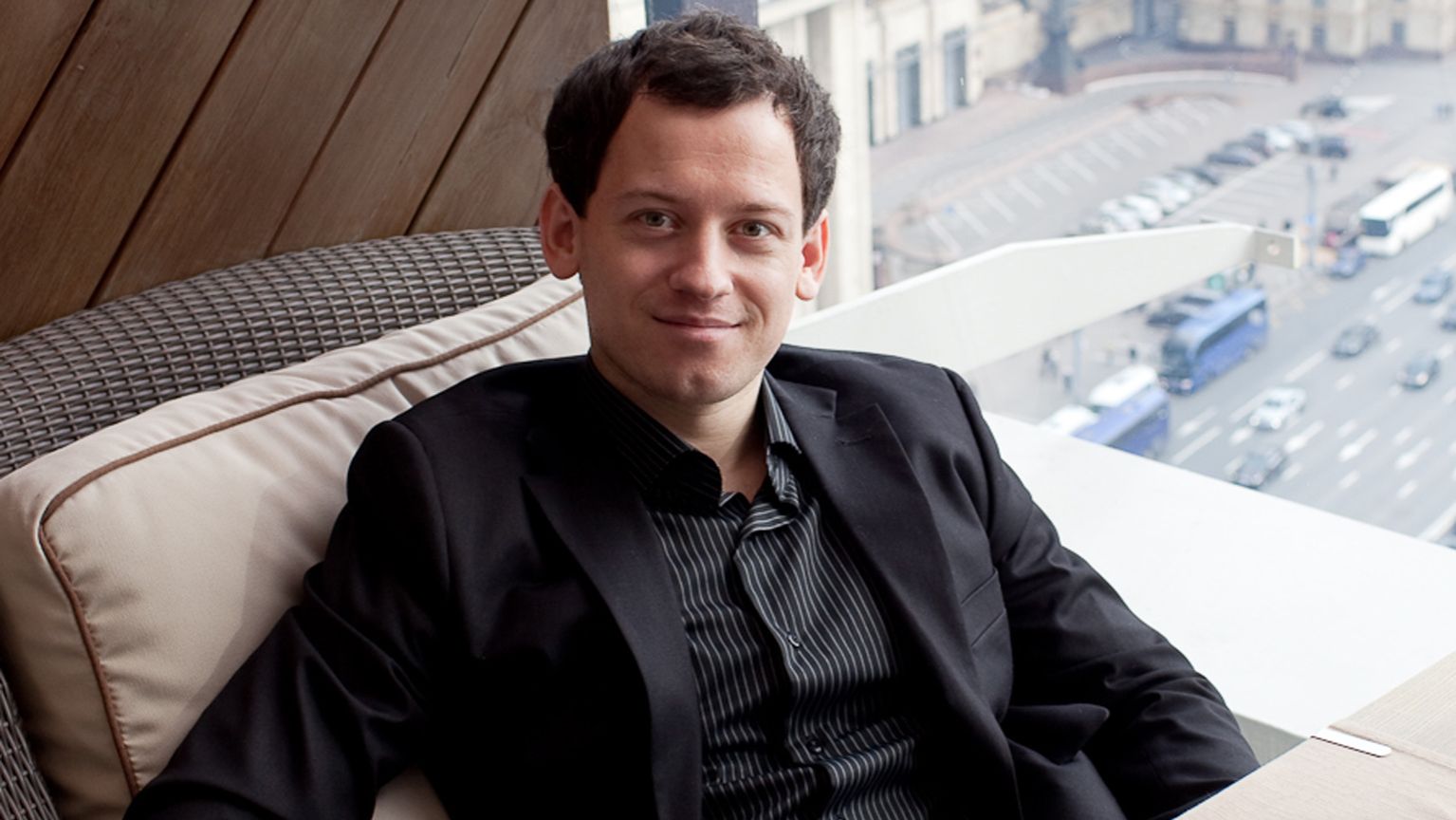 Сергей Елисеев в ресторане White Rabbit в Москве: вид на Садовое кольцо