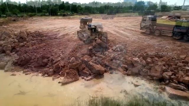 Грузовик 25.5 тонн перевернулся при разгрузке. смотреть онлайн