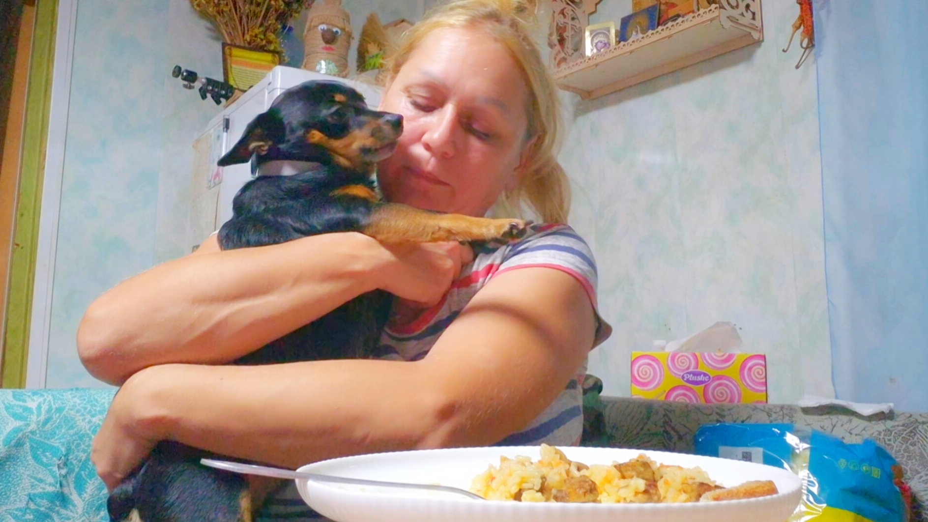 МУКБАНГ с Собакой😛Другой город и все по другому смотреть онлайн